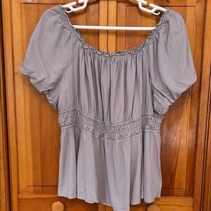 Torrid Lilac Gray Puff Sleeve Blouse Plus Size 4X EUC Shirred Bodice Feminine
